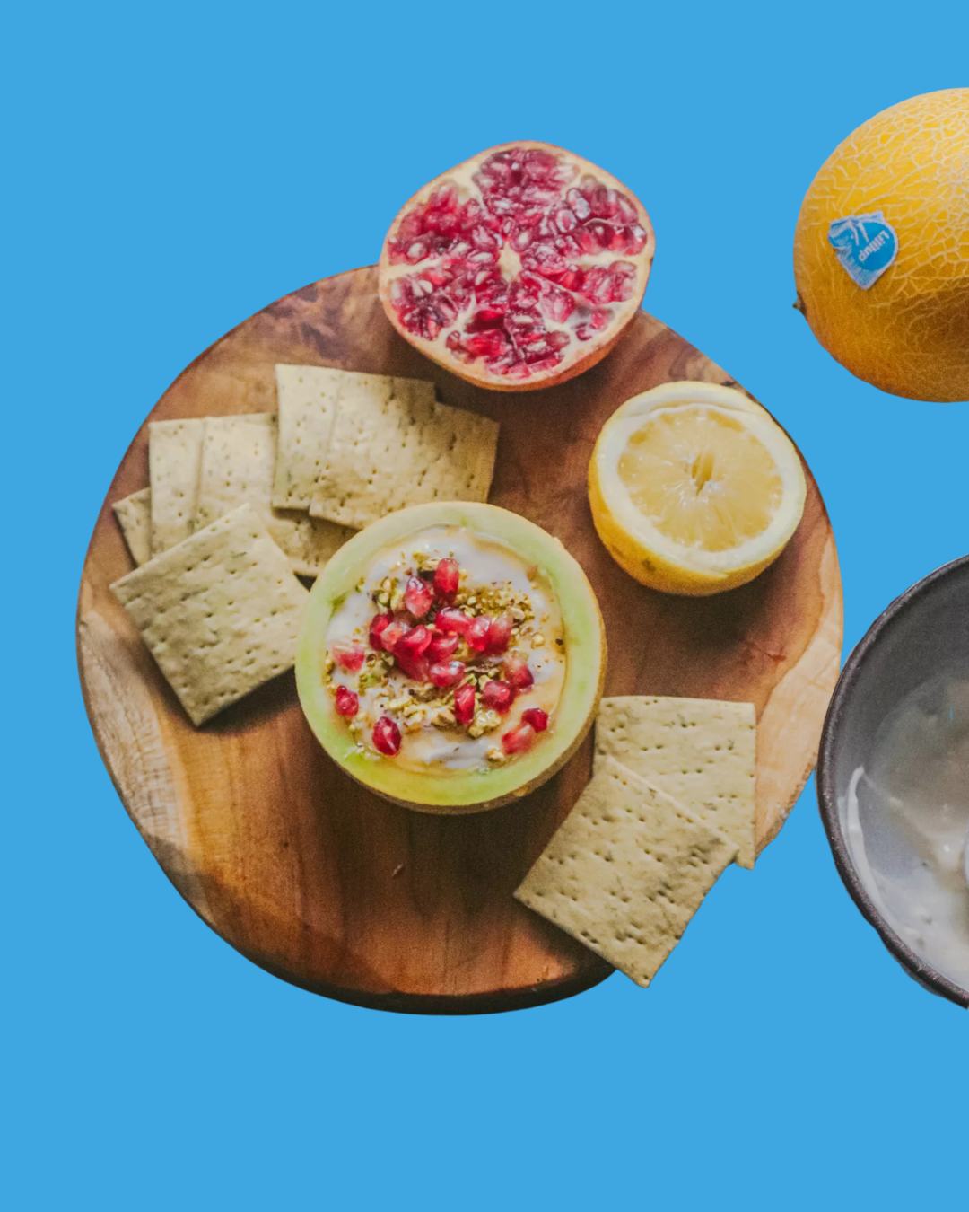 Lililup relleno de labneh y pistachos con granada