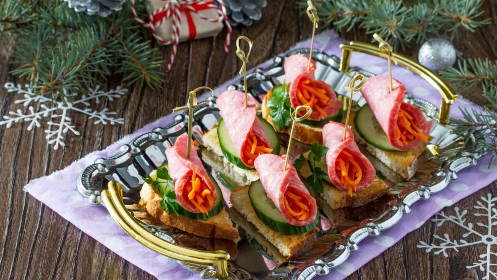 Pan con Pepino, Raspas de Zanahoria y Salchichón