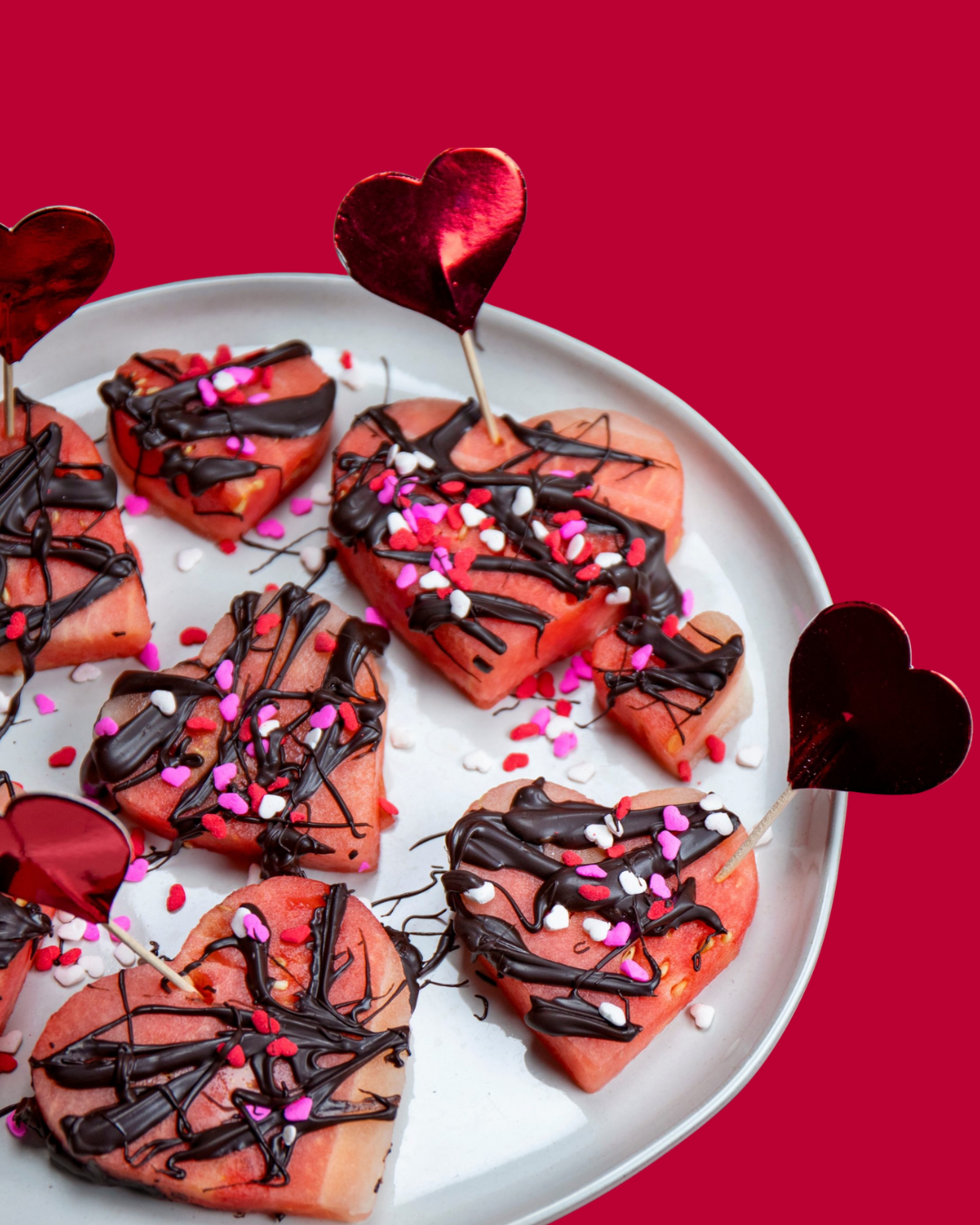 Sandía en forma de corazón con chispas de chocolate