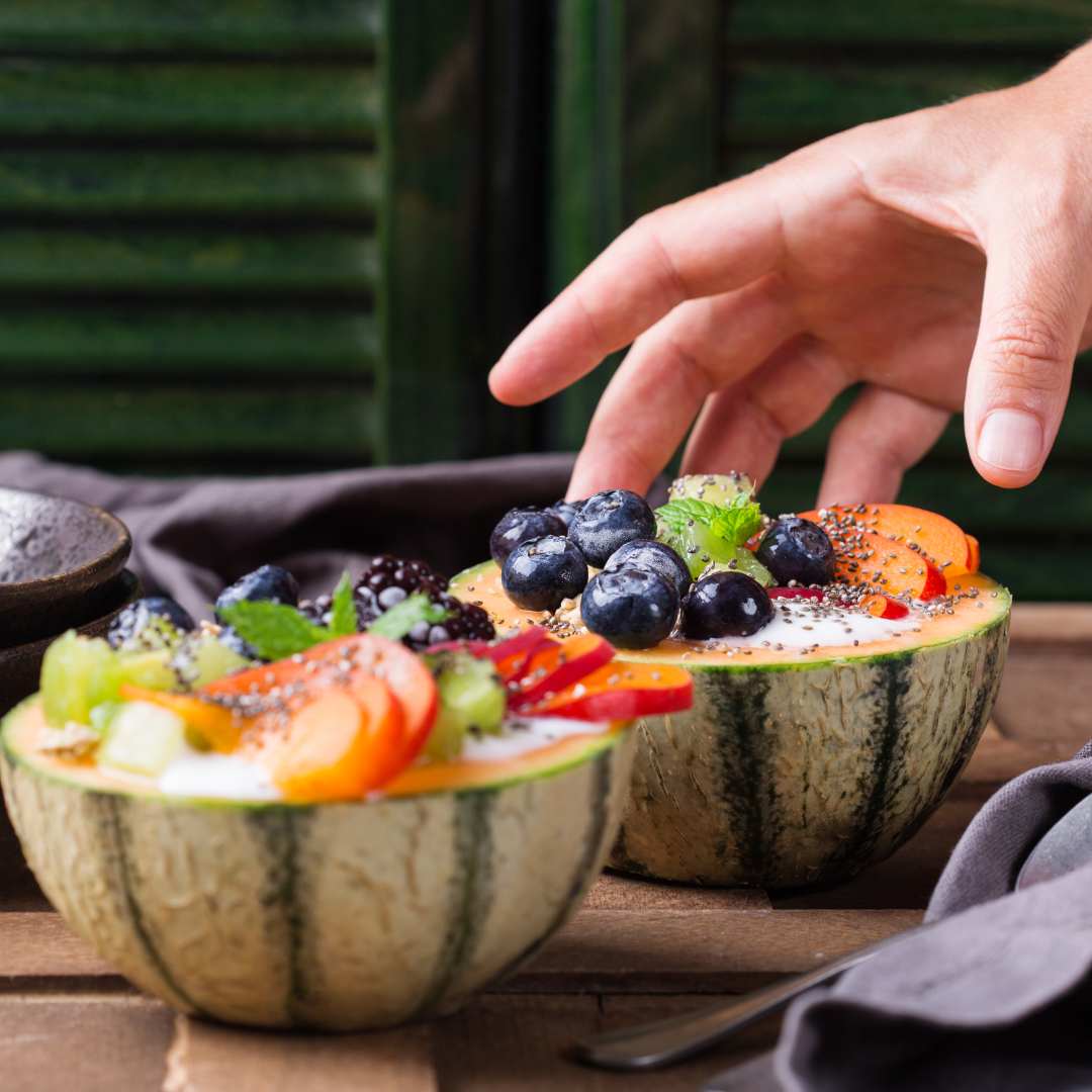 Ensalada Veraniega en Bowl de Cantaloupe