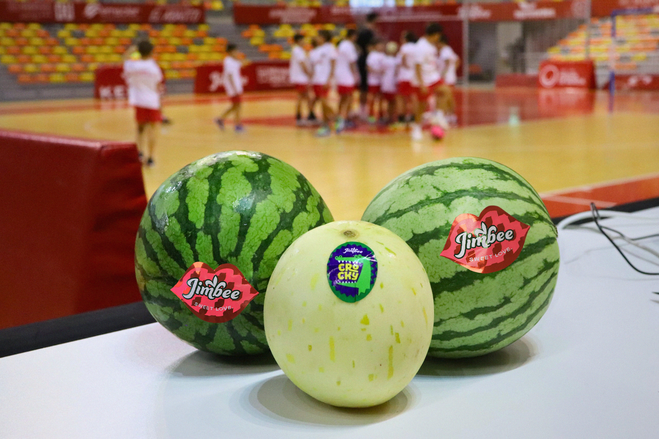 JIMBEE REFRESCA EL CAMPUS JIMBEE CARTAGENA CON MELONES Y SANDÍAS