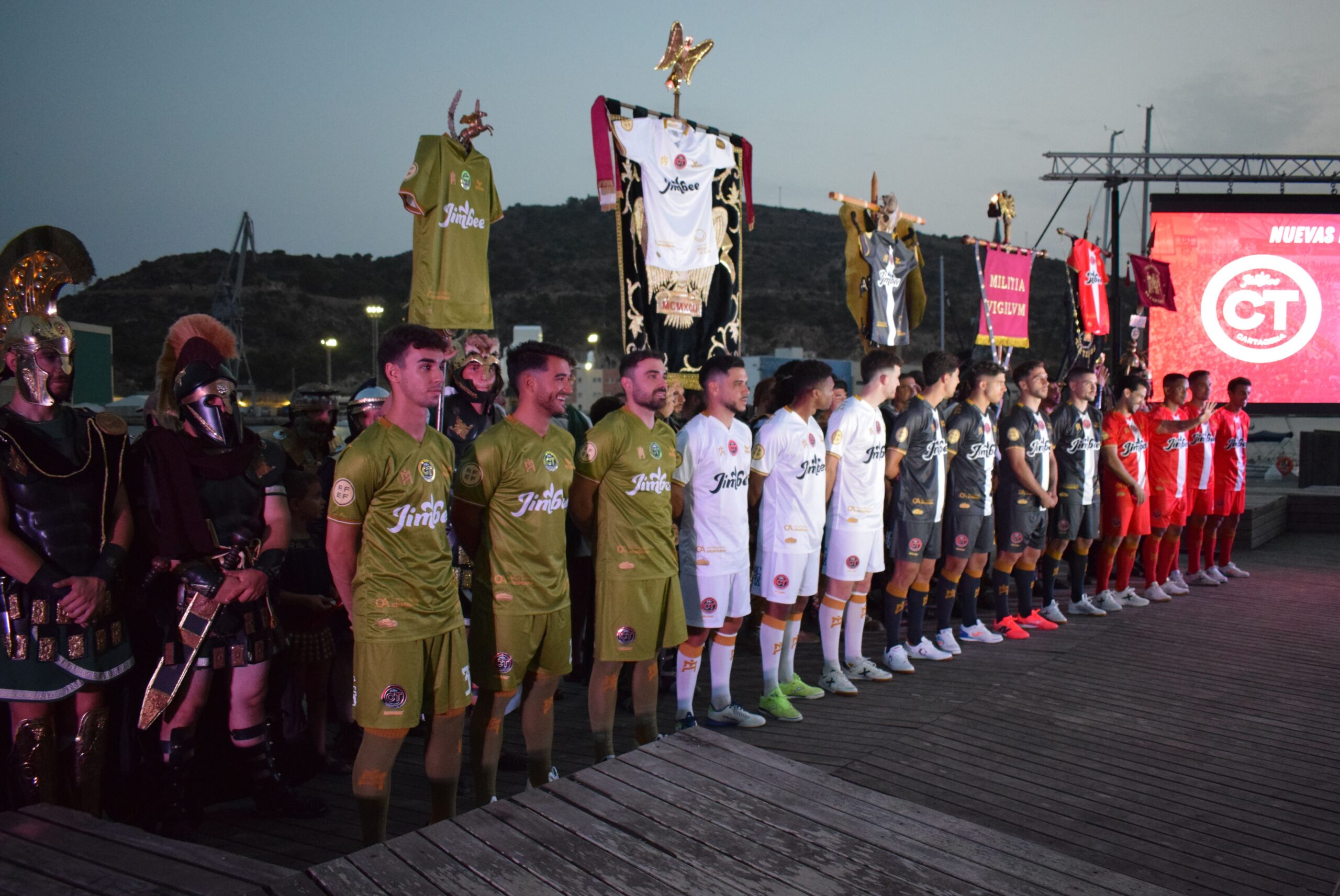 JIMBEE CARTAGENA PRESENTA SUS NUEVAS EQUIPACIONES