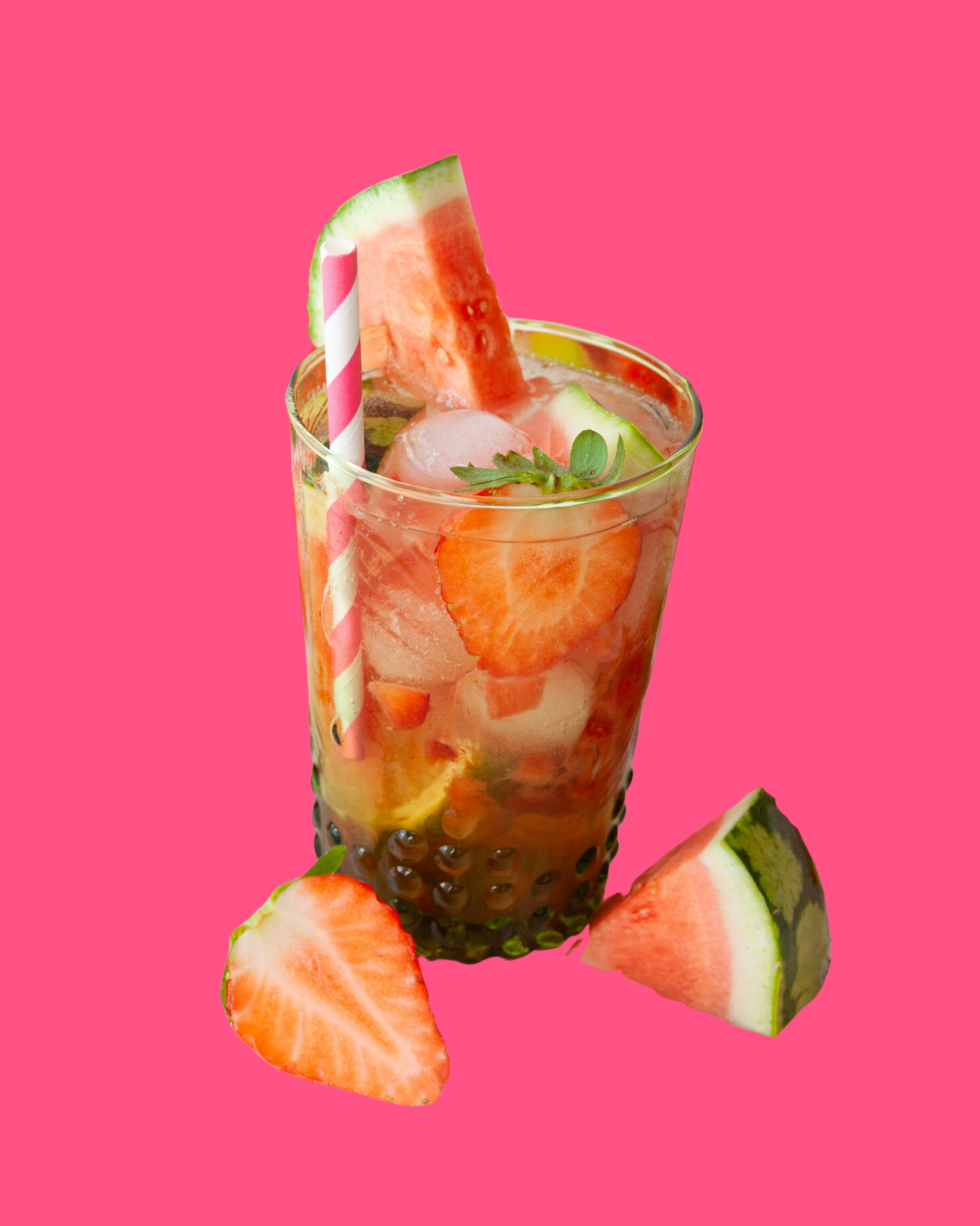 Limonada de sandía Jimbee con fresa y hierbabuena