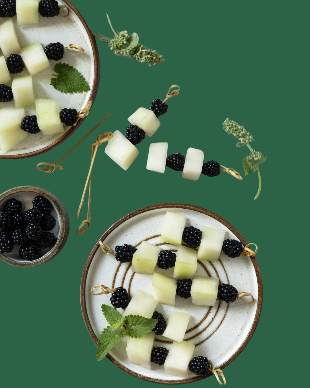 Canapés de melón Piel de Sapo y moras