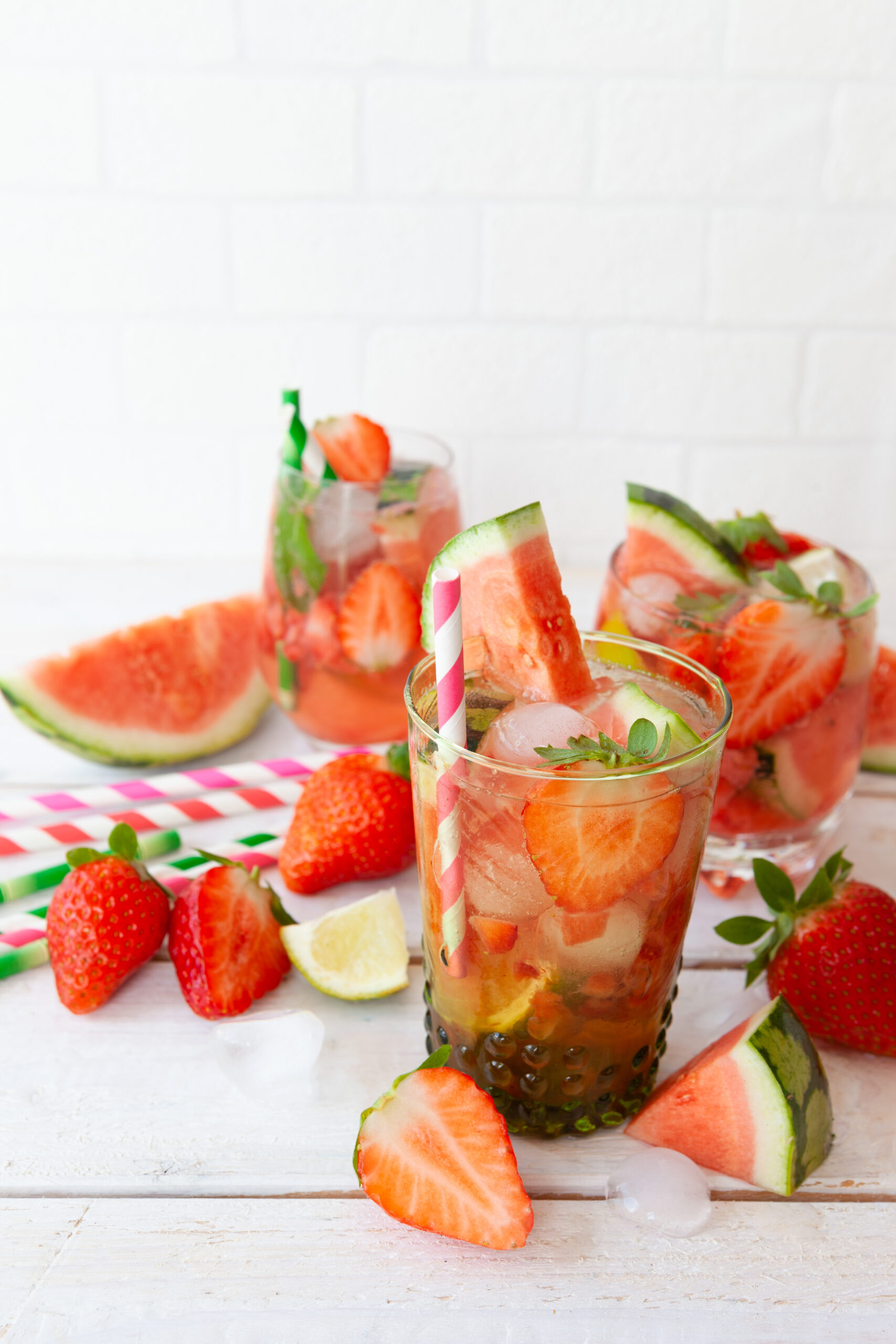 Limonada de sandía Jimbee con fresa y hierbabuena