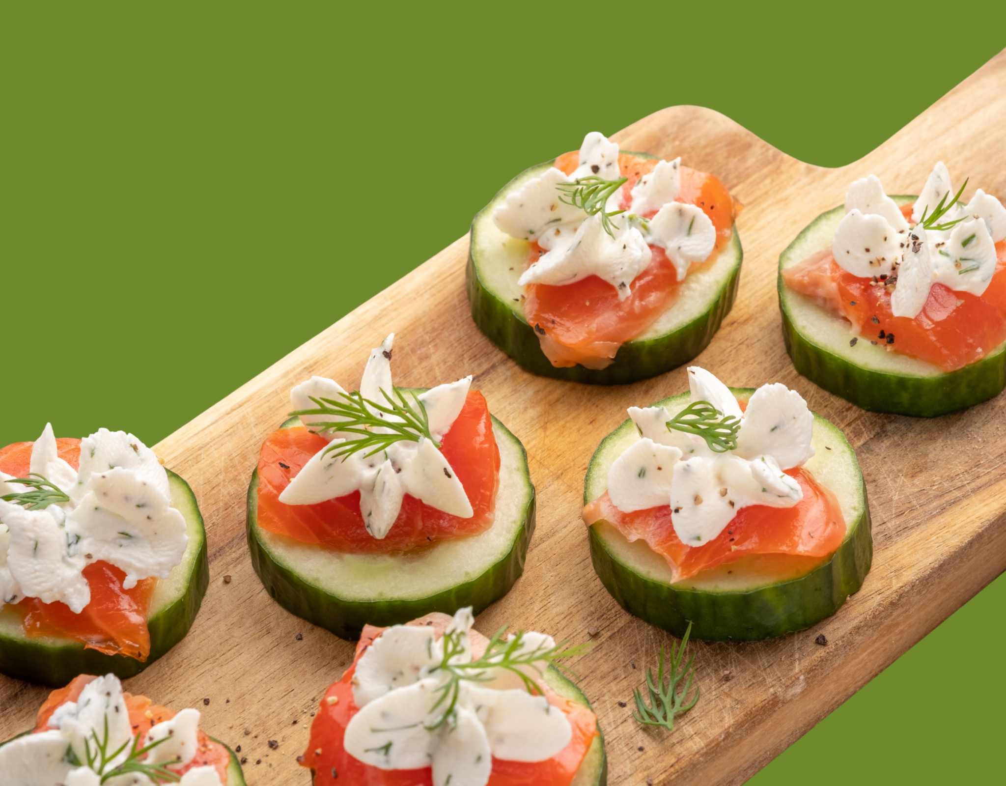 Canapés de Pepino con Salmón Ahumado y Queso Crema