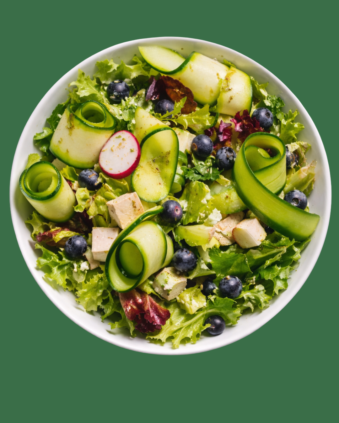 Ensalada Fresca de Pepino, Arándanos y Tofu